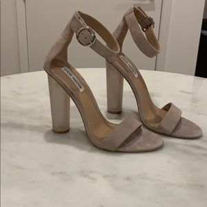 grey steve madden heels